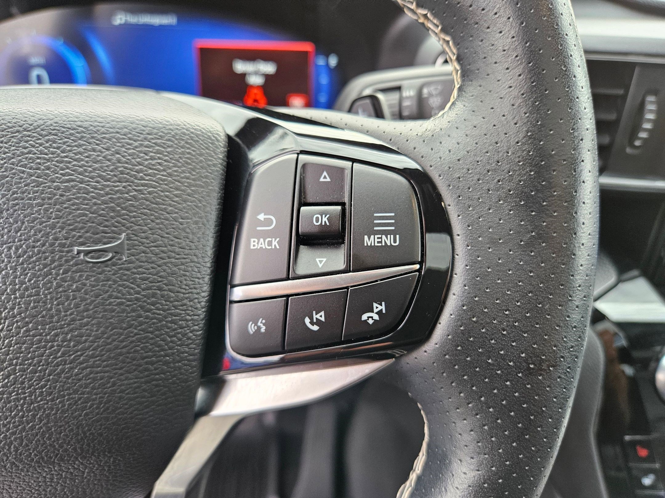 2023 Ford Explorer ST photo 17