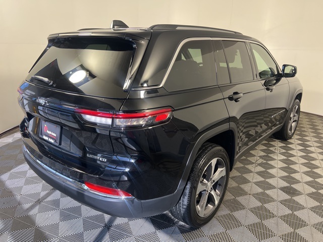 2023 Jeep Grand Cherokee Limited photo 3