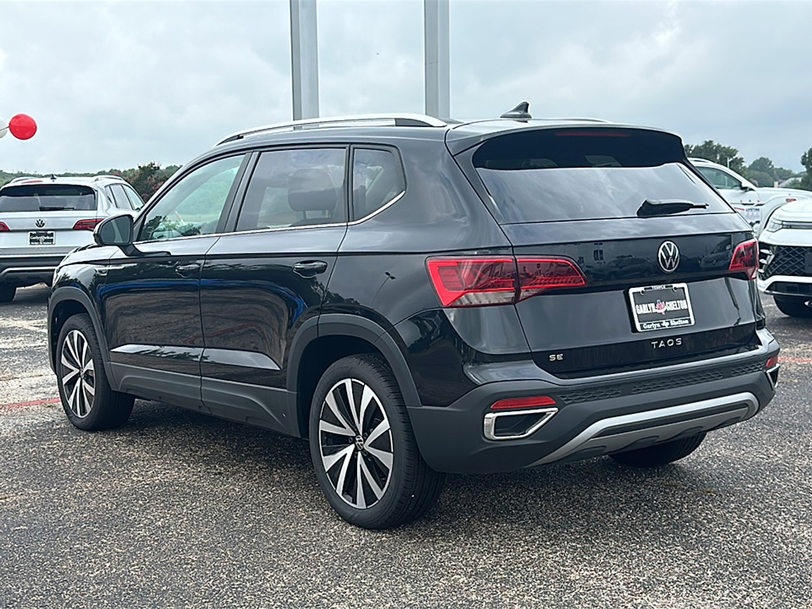 New 2024 Deep Black Pearl Effect Volkswagen SE image 6