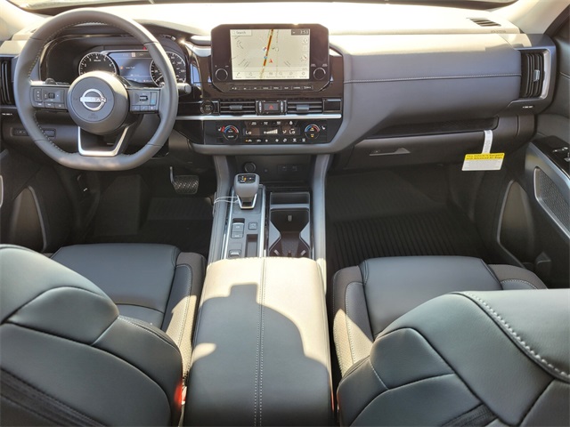 2025 Nissan Pathfinder SL photo 12