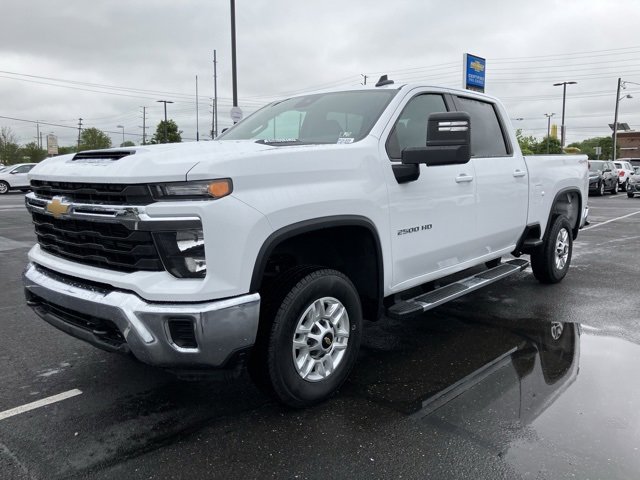 2024 Chevrolet Silverado 2500HD LT photo 3