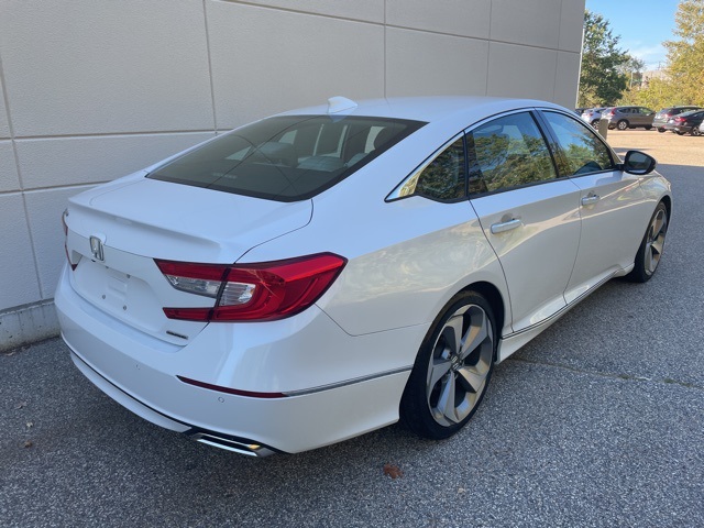 2018 Honda Accord Touring photo 4