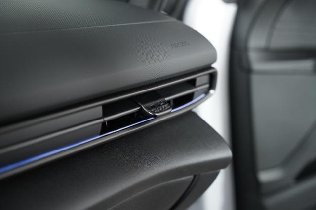 2025 Hyundai Elantra Hybrid SEL Sport photo 2