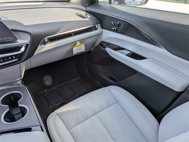 2025 Cadillac Lyriq Luxury photo 18