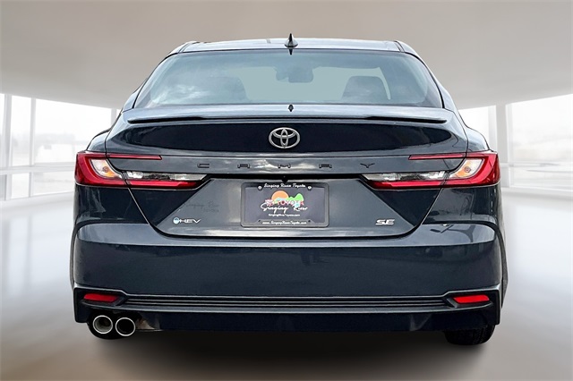 2025 Toyota Camry SE photo 4