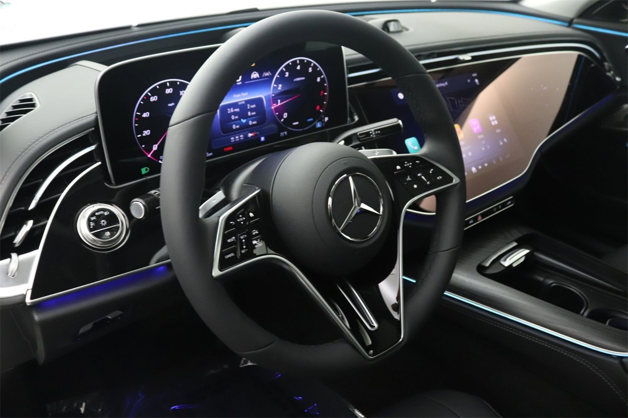 2025 Mercedes Benz E 350 photo 4