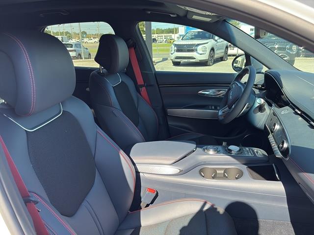 2025 Genesis GV70 2.5T Standard photo 9