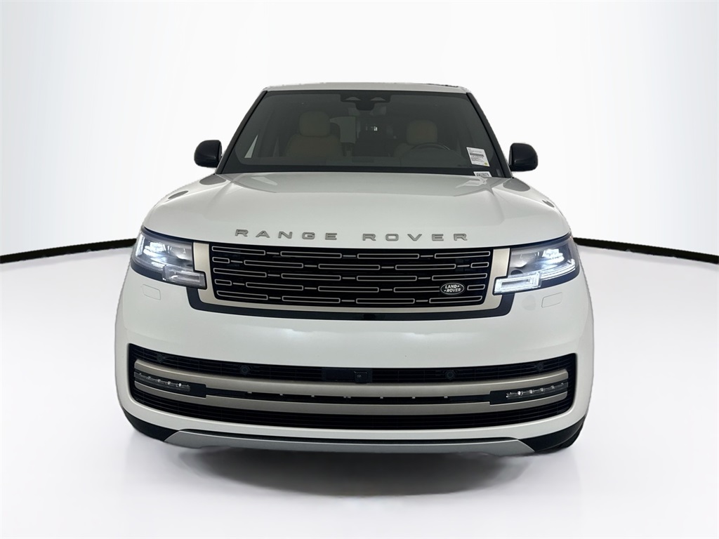 2025 Land Rover Range Rover SE photo 2