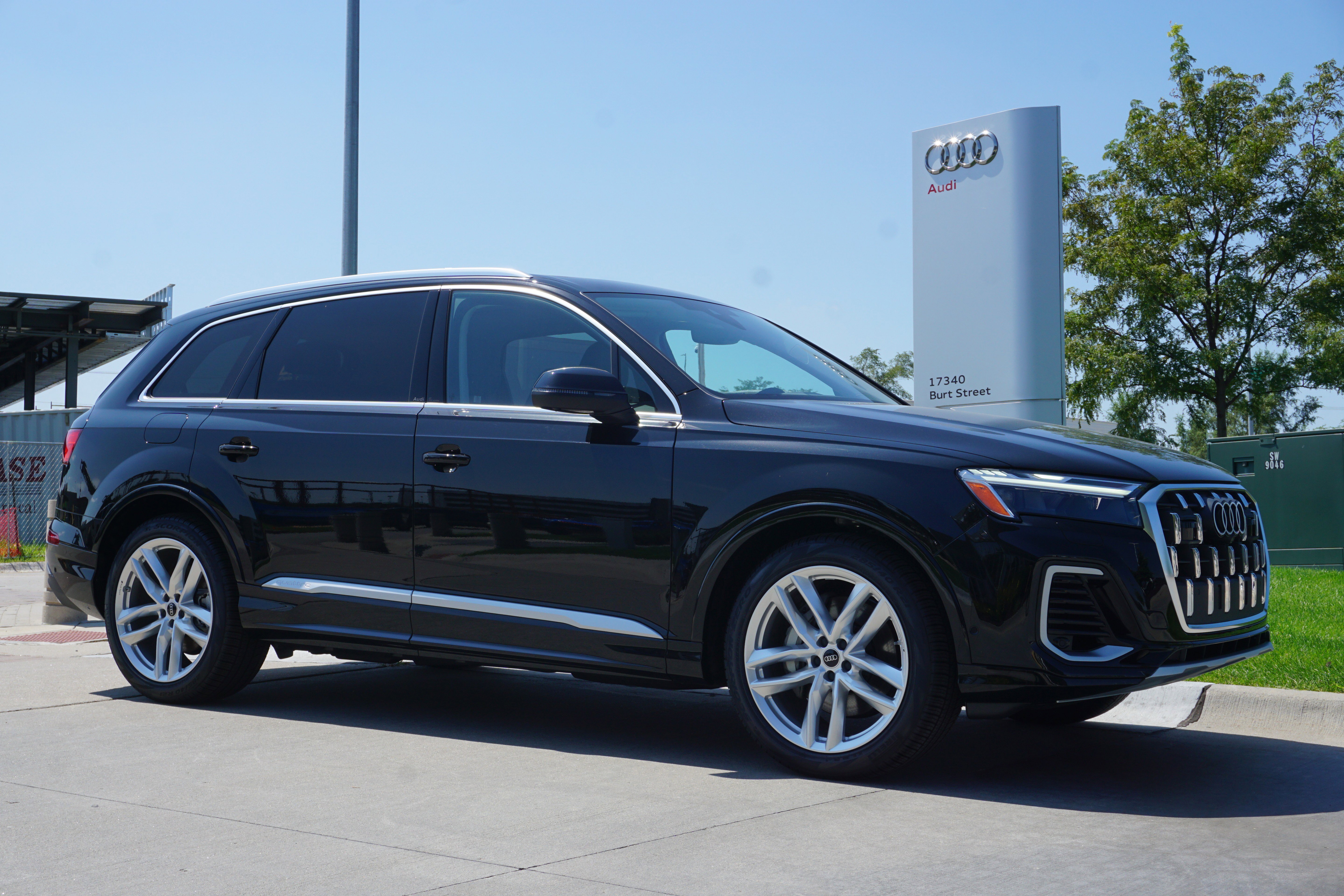 2025 Audi Q7 Premium Plus's photo