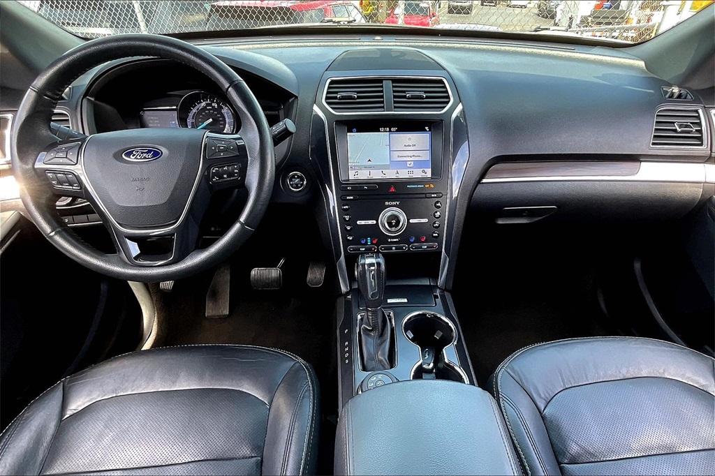 2019 Ford Explorer Limited photo 13