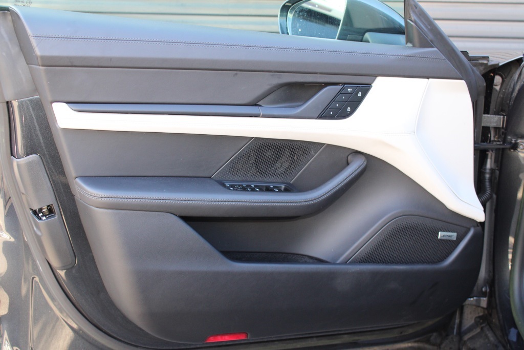 2023 Porsche Taycan S photo 15
