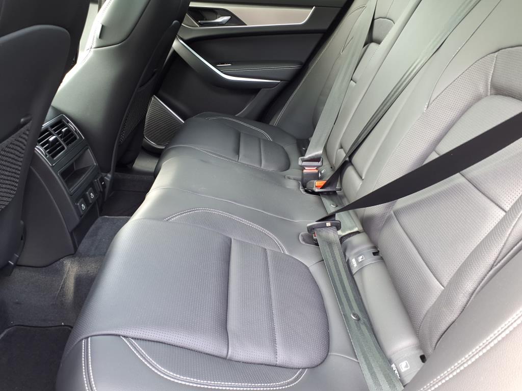 2026 Jaguar F-PACE P250 R-Dynamic S photo 3