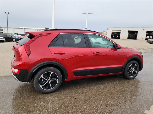 2025 Kia Niro LX photo 2