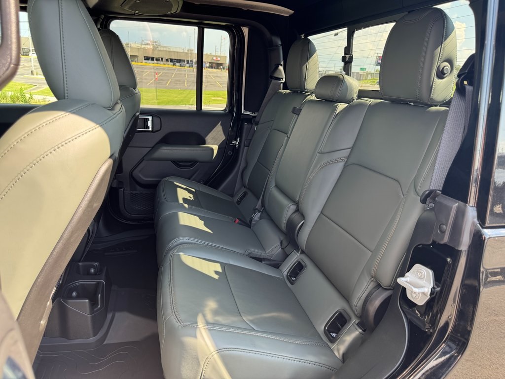 2025 Jeep Gladiator Mojave photo 16