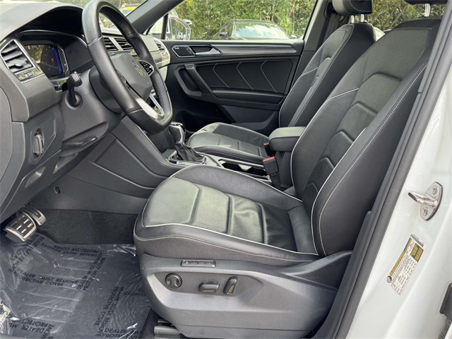 2023 Volkswagen Tiguan SEL R-Line Black photo 13