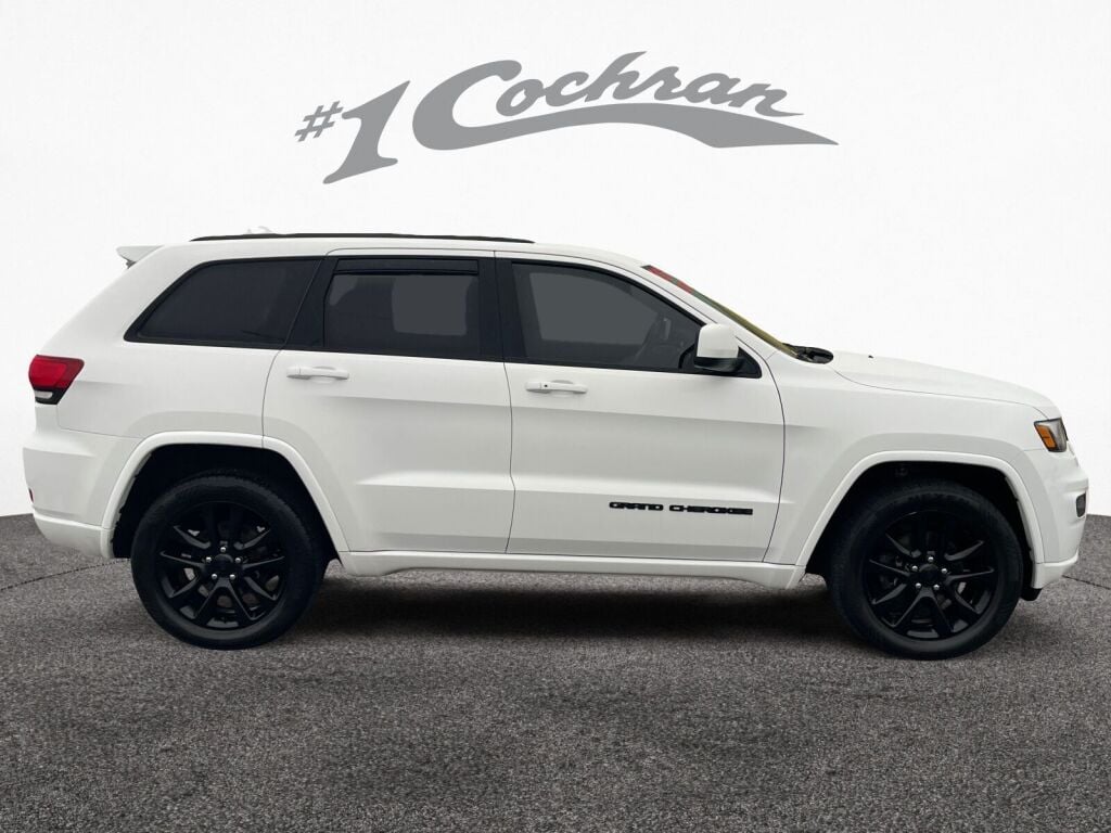 2017 Jeep Grand Cherokee Altitude photo 8
