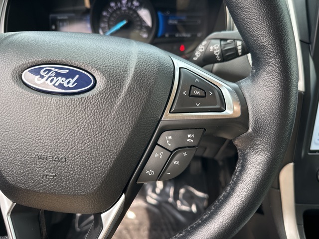 2022 Ford Edge SEL photo 22