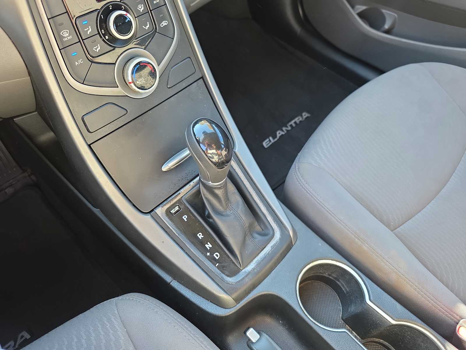 2015 Hyundai Elantra SE photo 13