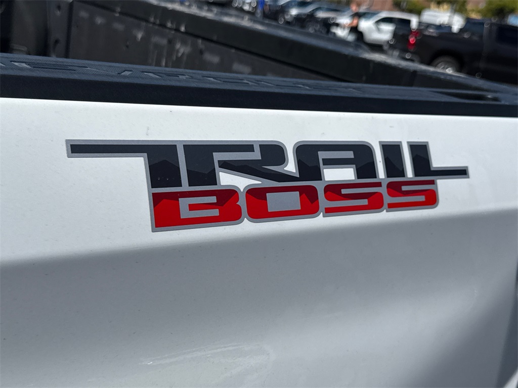 2023 Chevrolet Silverado 1500 LT Trail Boss photo 4