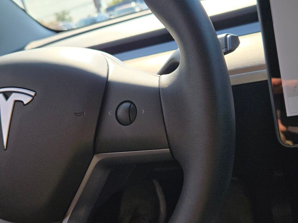2020 Tesla Model 3 Standard Range Plus photo 28