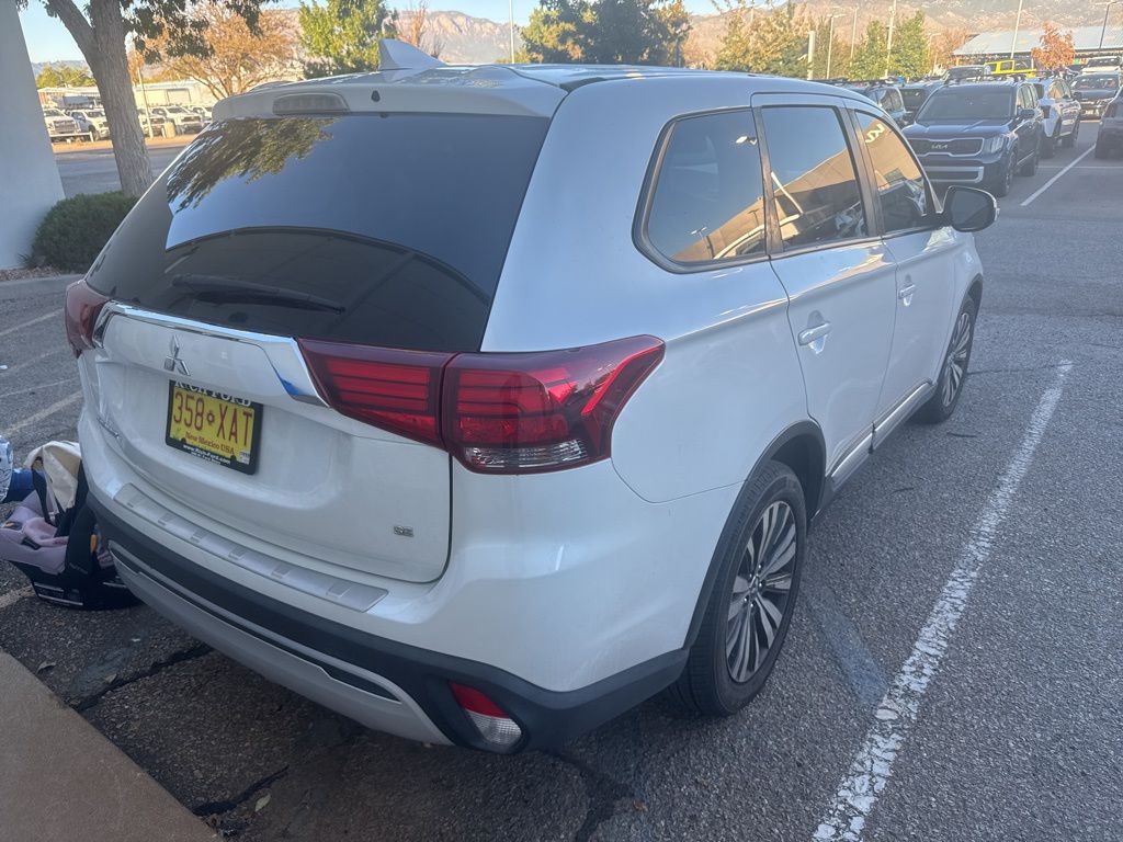 2020 Mitsubishi Outlander SE photo 4