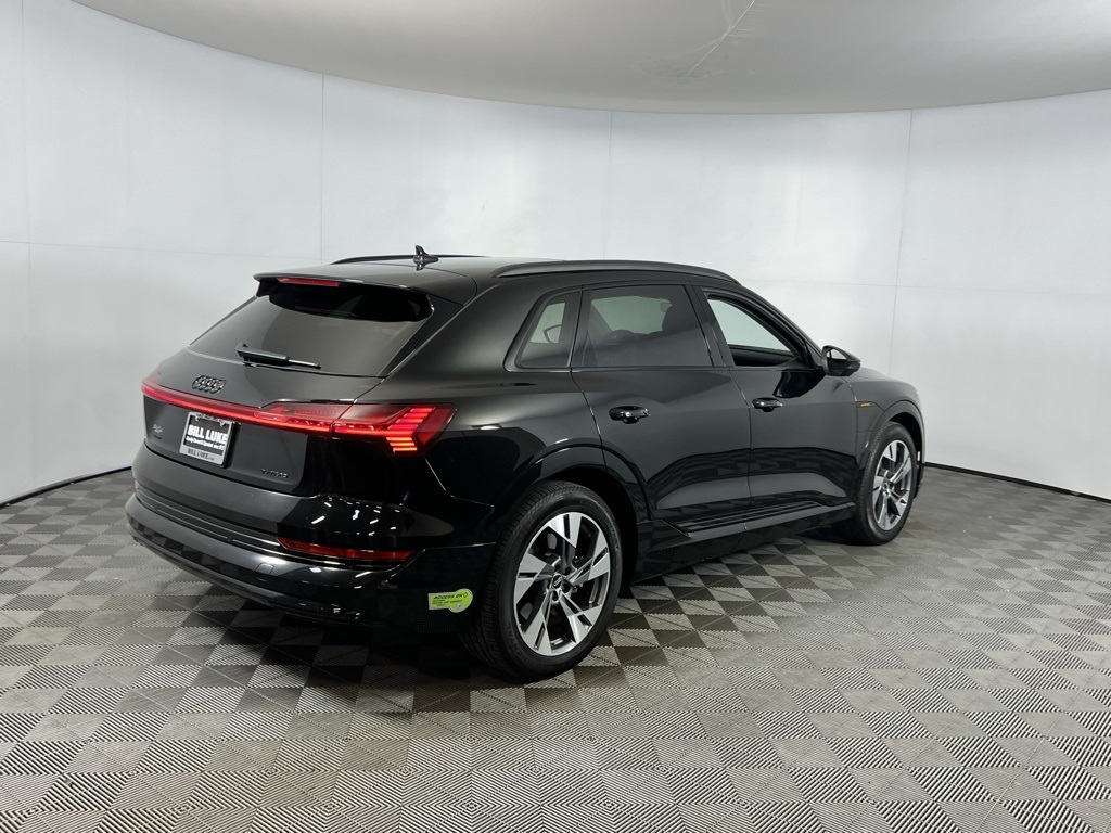 2023 Audi e-tron Premium photo 3