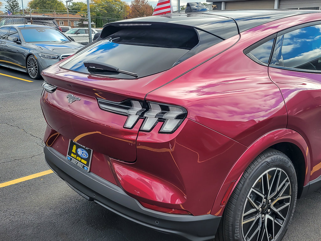 2025 FORD MUSTANG MACH-E - Image 8