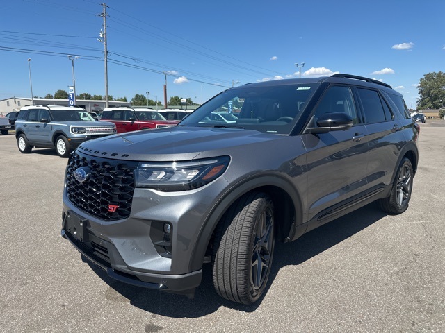 2025 Ford Explorer ST photo 26