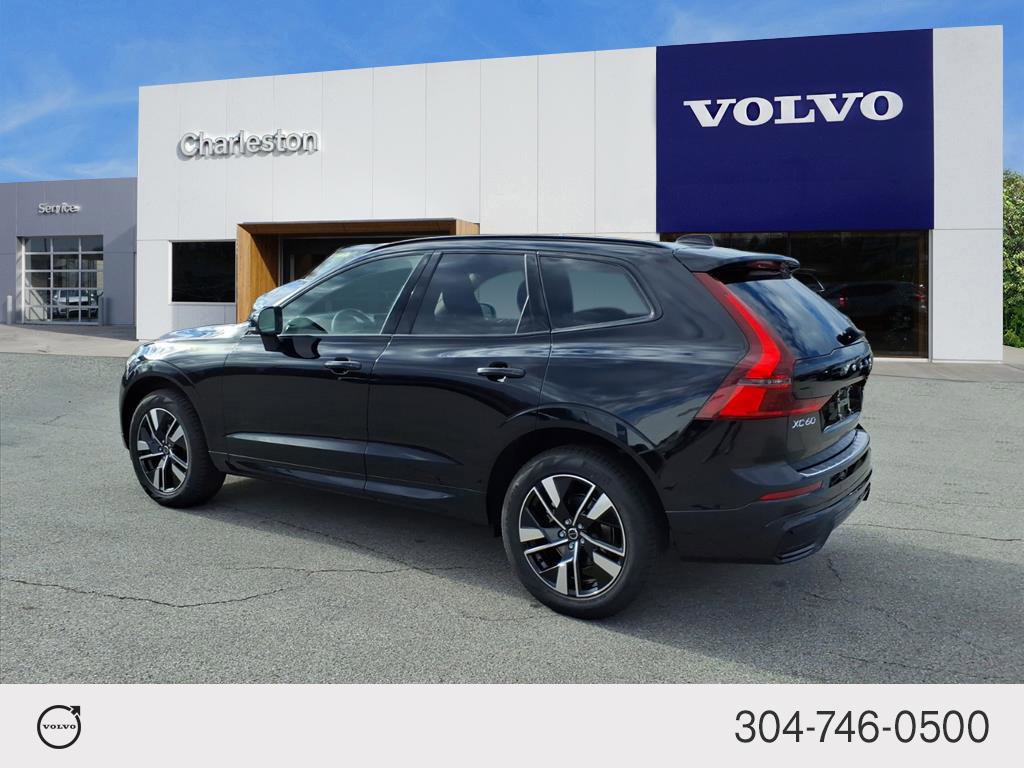 2026 Volvo XC60 Plus photo 4