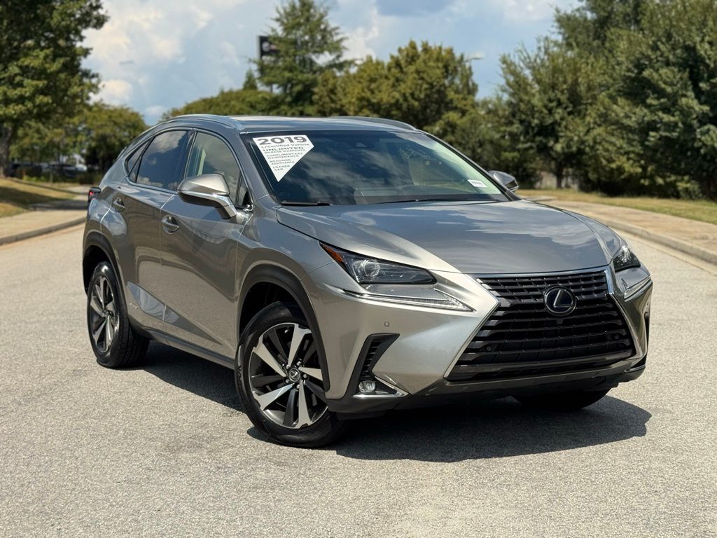 2019 Lexus NX 300h Luxury photo 2