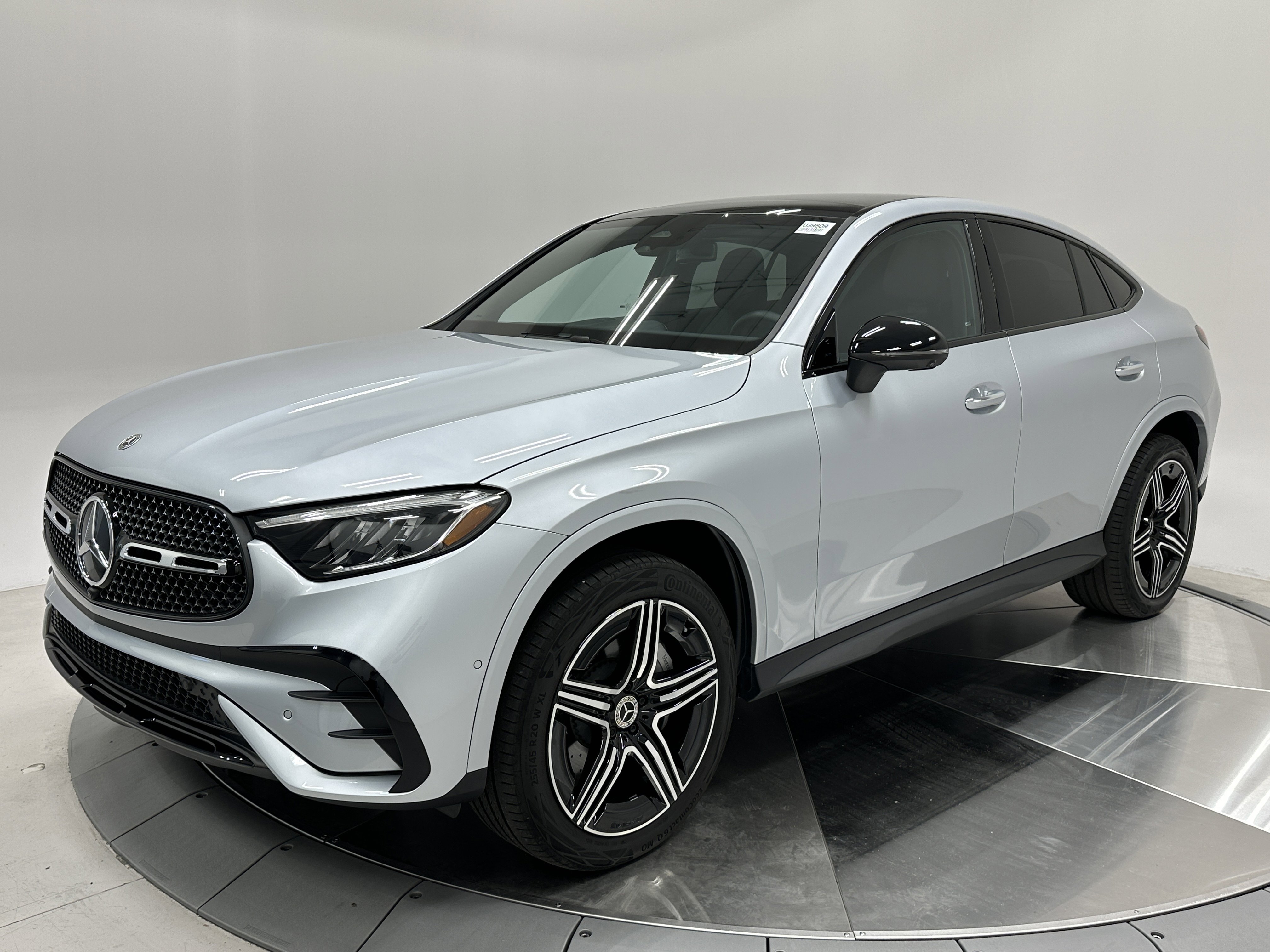 2024 Mercedes Benz GLC 300 4MATIC photo 3