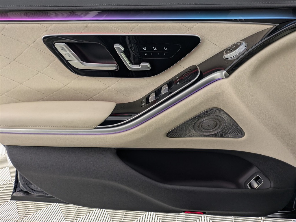 2024 Mercedes Benz S 580e 4MATIC photo 25