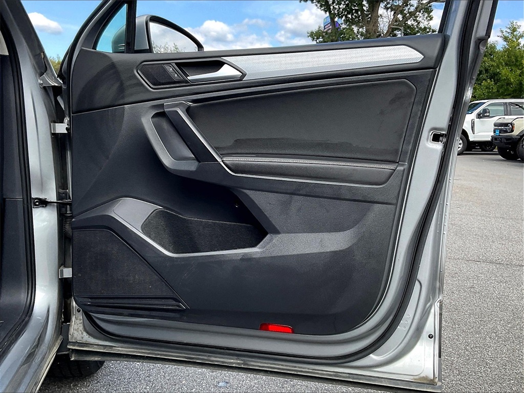 2023 Volkswagen Tiguan S photo 11