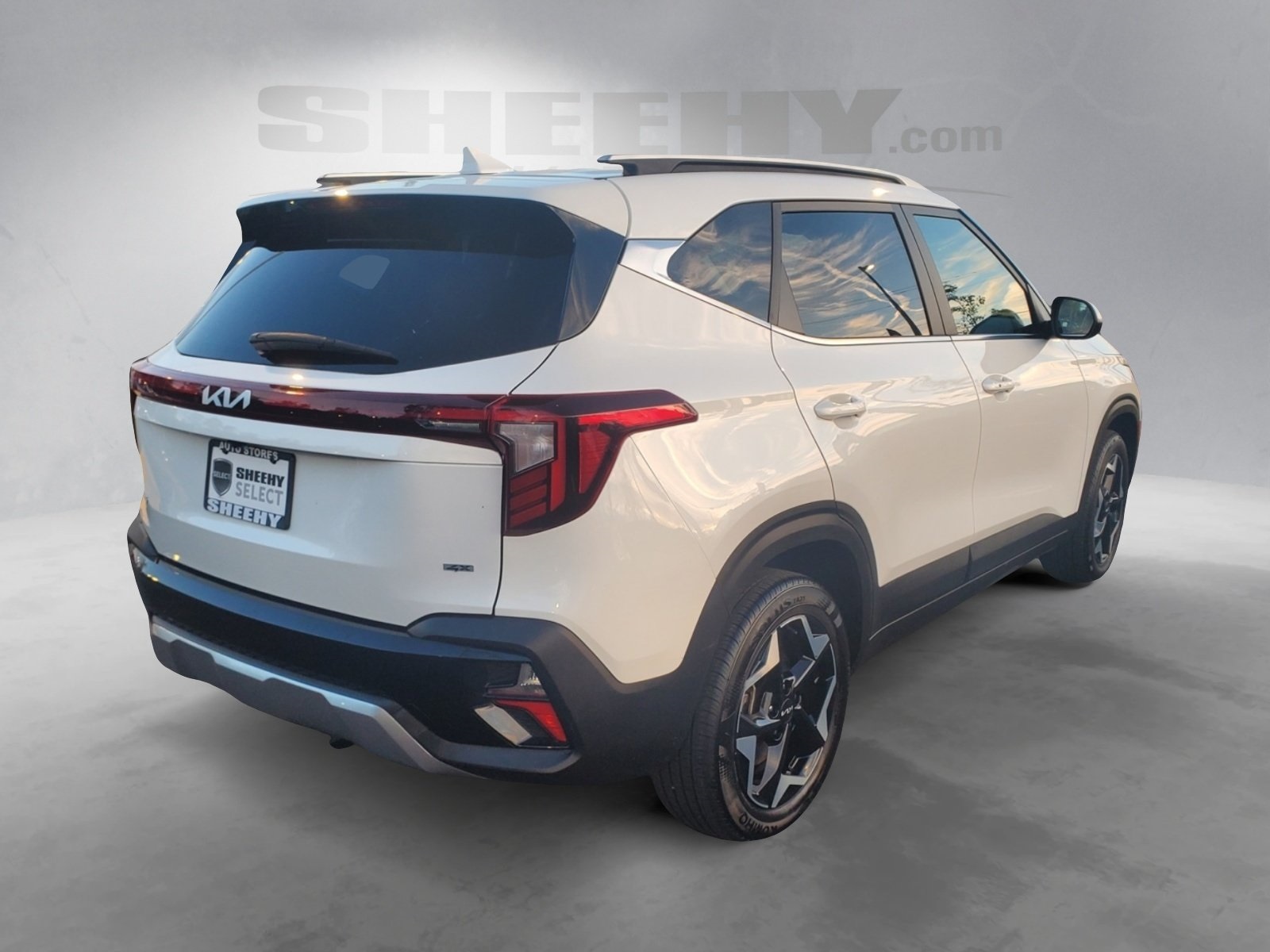 2024 Kia Seltos EX photo 3
