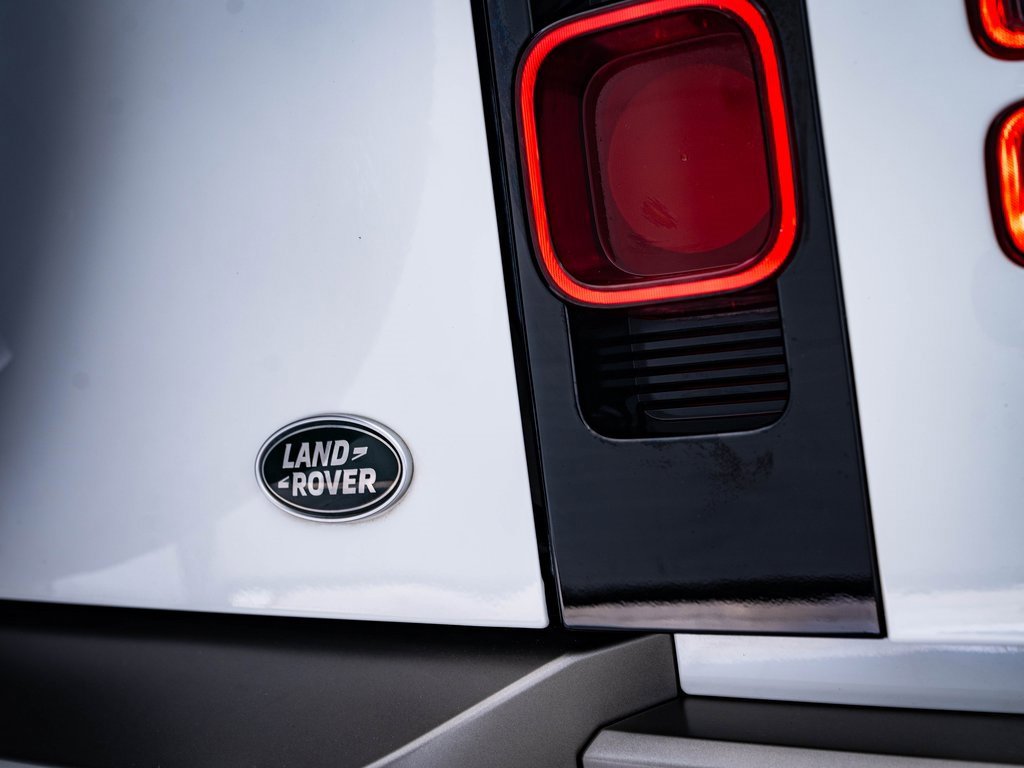 2021 Land Rover Defender 110 X-Dynamic HSE photo 38