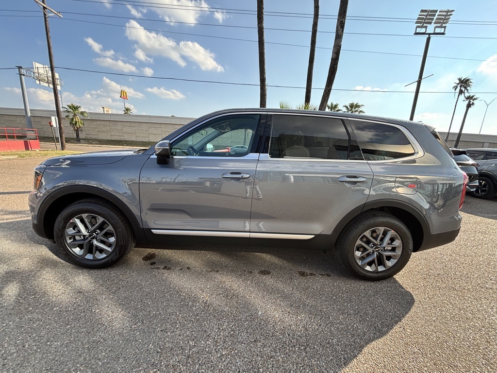2025 Kia Telluride LX photo 2