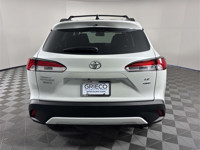 2025 Toyota Corolla Cross LE photo 4