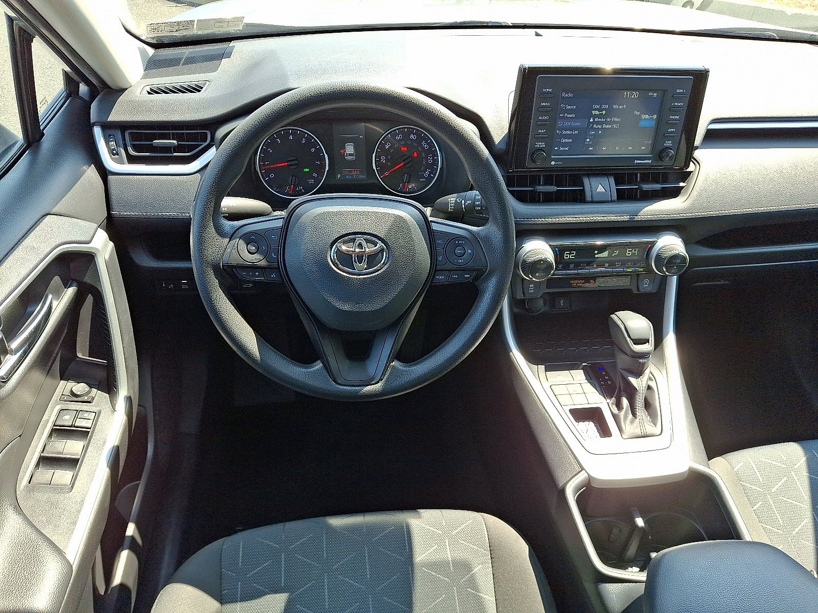 2022 Toyota RAV4 XLE photo 4