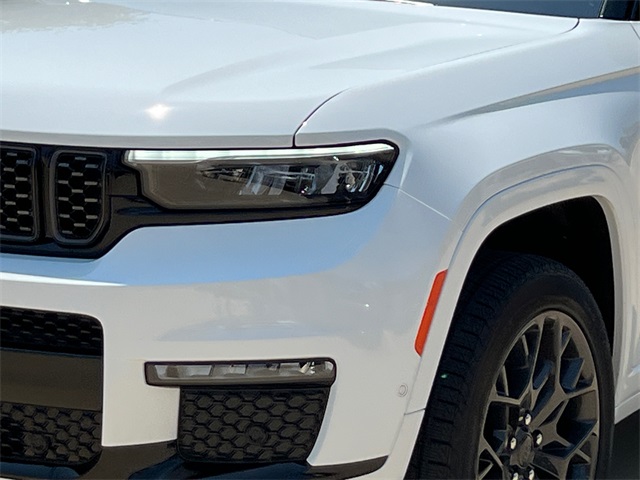 2025 Jeep Grand Cherokee L Summit photo 2
