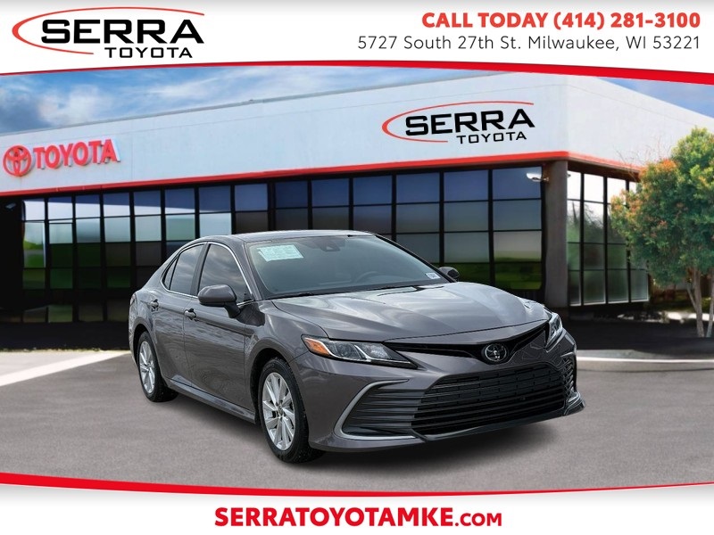 2023 Toyota Camry LE's photo