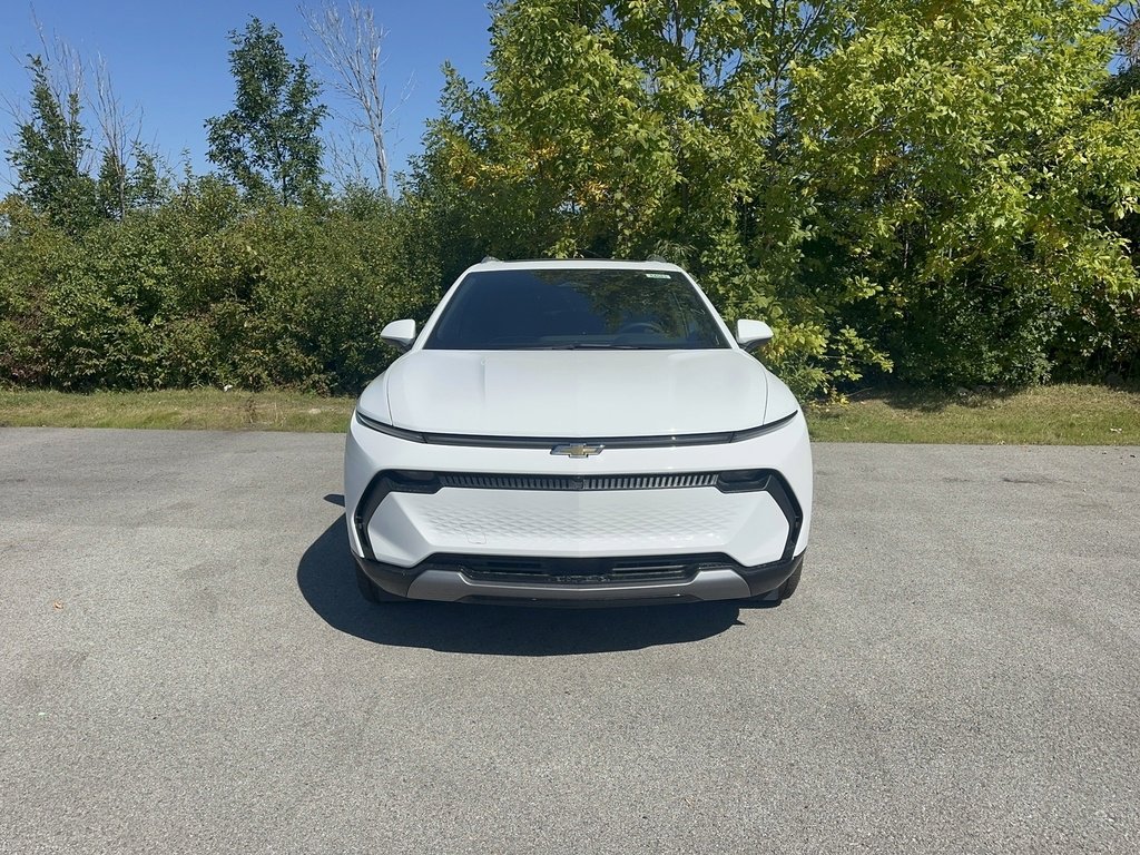 2025 Chevrolet Equinox EV 1LT photo 3