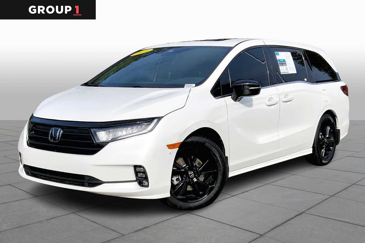 2023 Honda Odyssey SPORT's photo