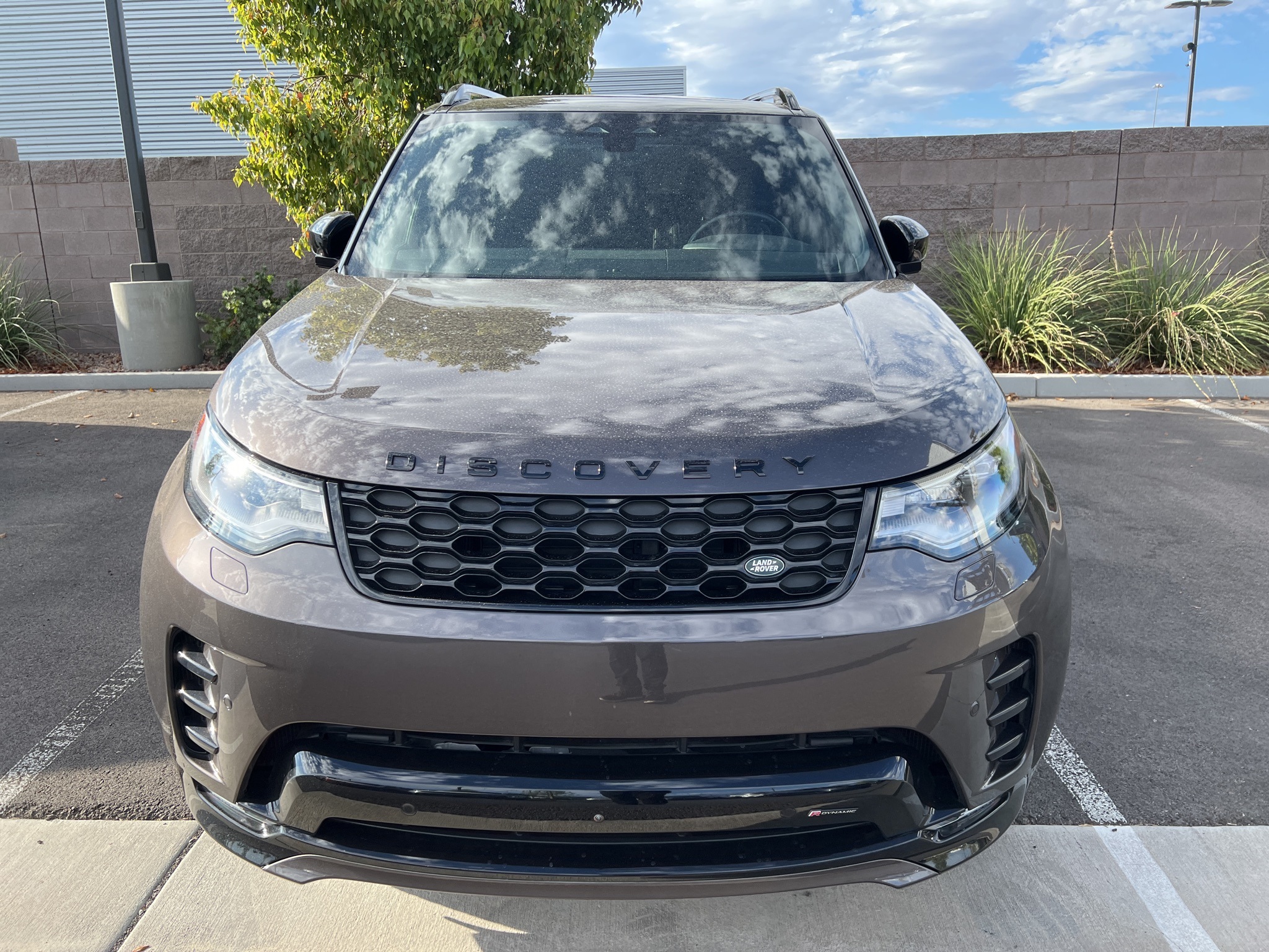 2023 Land Rover Discovery HSE R-Dynamic photo 2