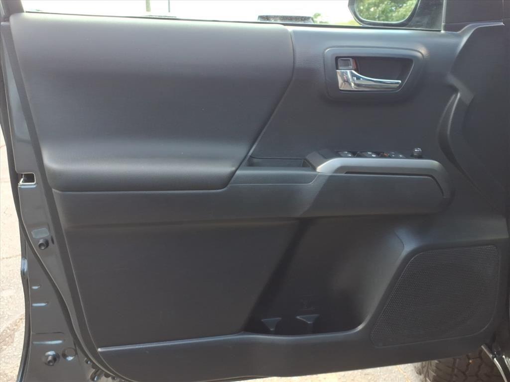 2023 Toyota Tacoma TRD Short Bed photo 3