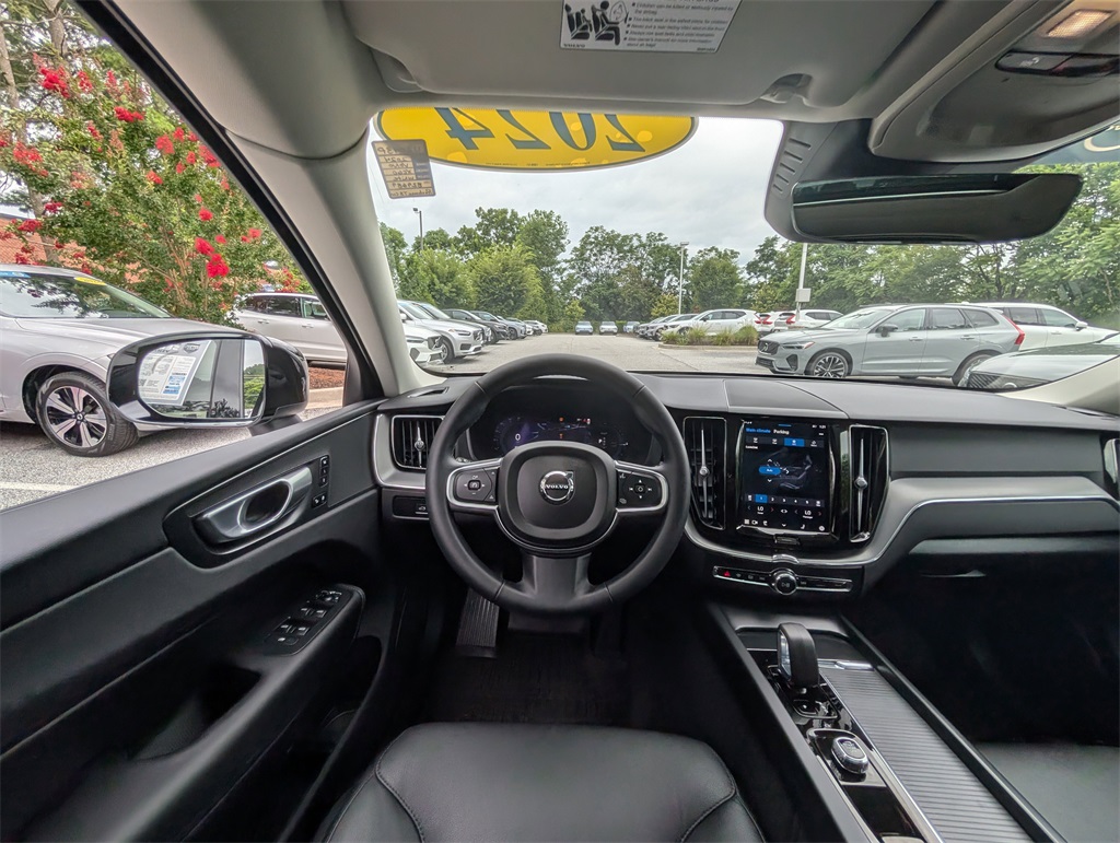 2024 Volvo XC60 Recharge Hybrid T8 Plus photo 4