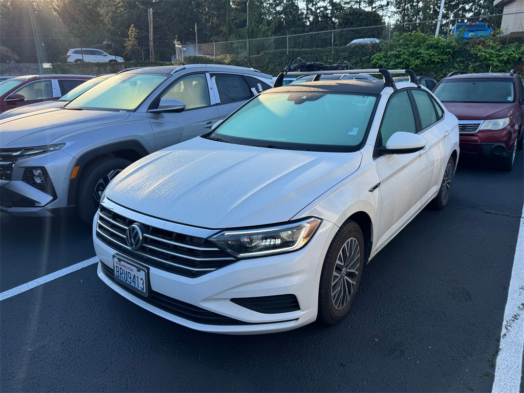 2019 Volkswagen Jetta SEL photo 2