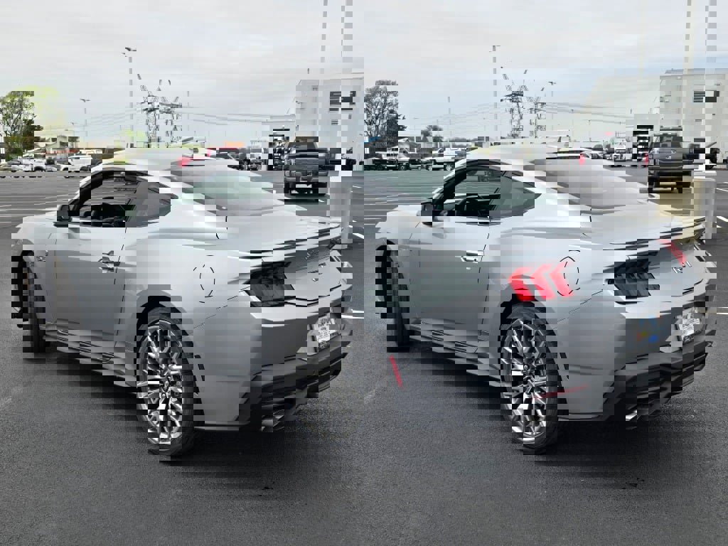2025 Ford Mustang GT Premium photo 11