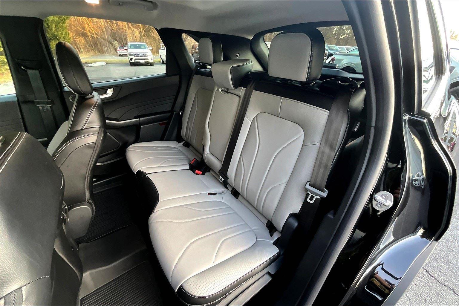 2025 Ford Escape Premium photo 10