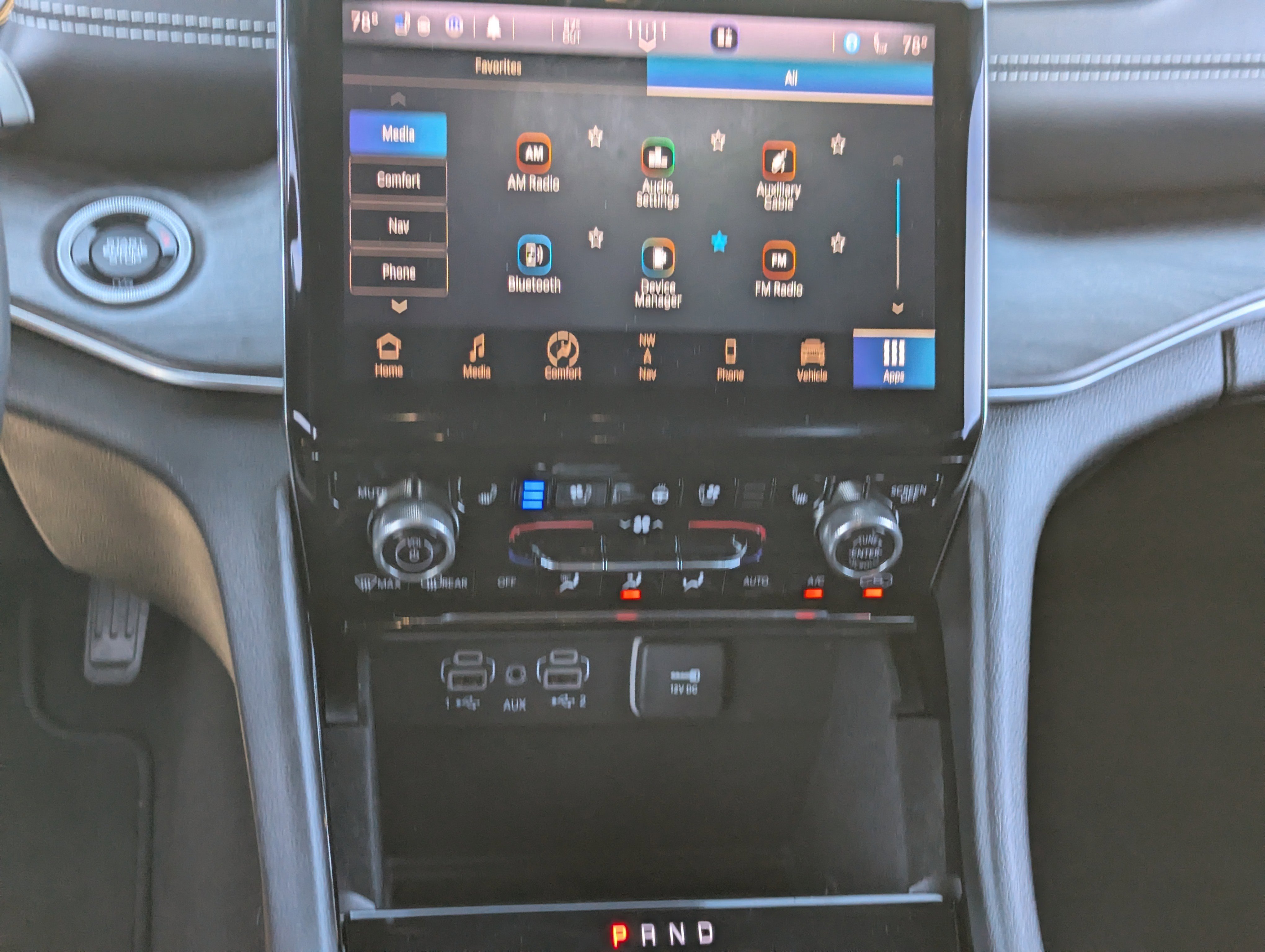 2021 Jeep Grand Cherokee Overland photo 2