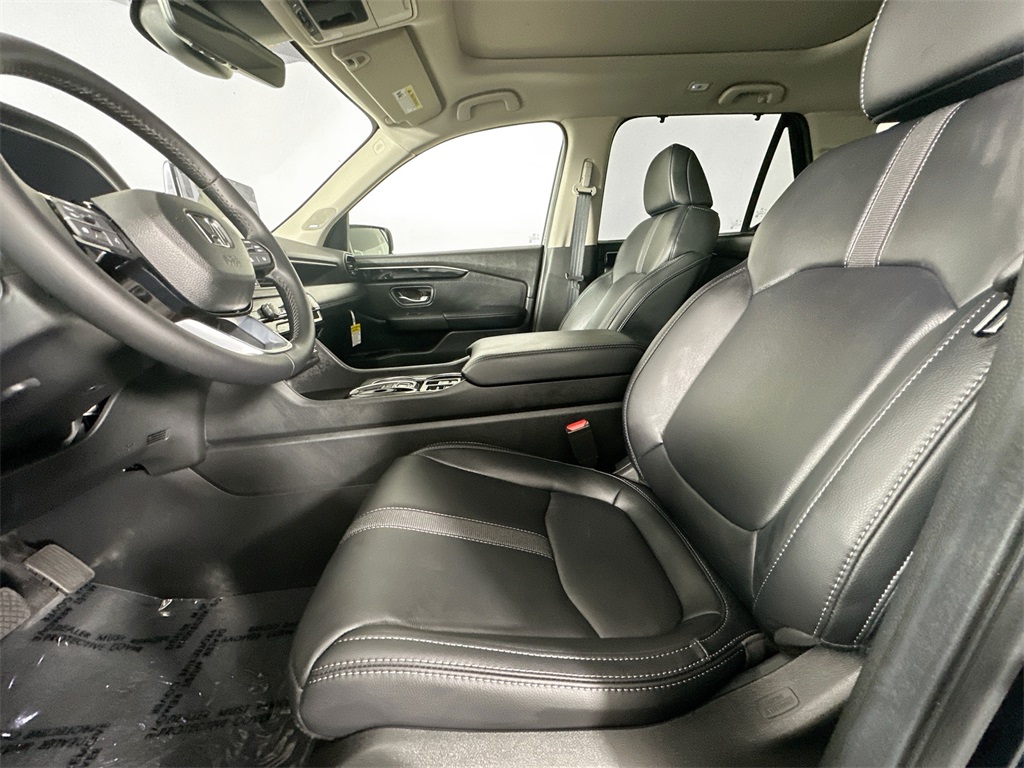 2025 Honda Pilot Touring photo 11